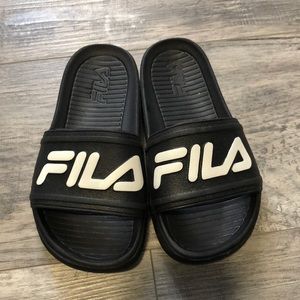 boys fila slides